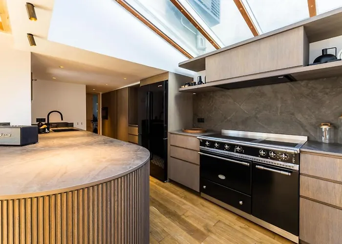 Kabane Keyweek Pool Sauna Downtown Вілла *